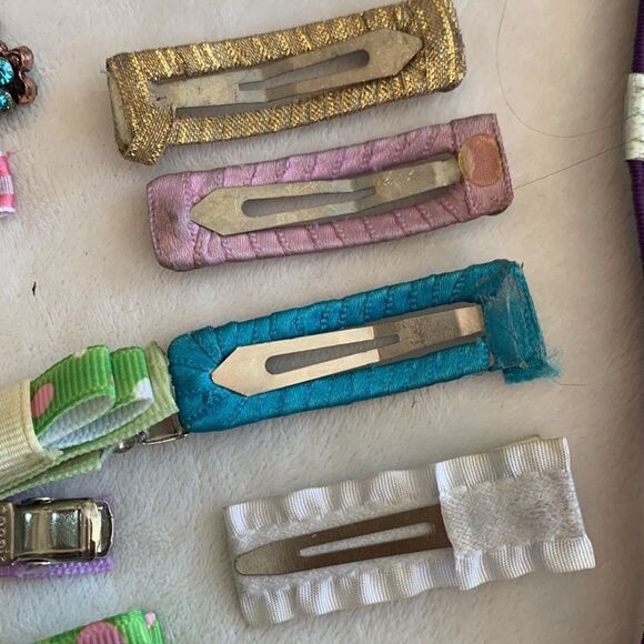 Lot of 40 barrettes many with Swarovski stones plus two headbands - Picture 11 of 12